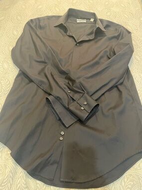 Calvin Klein Men's Black Dress Shirt - Slim fit Non-iron